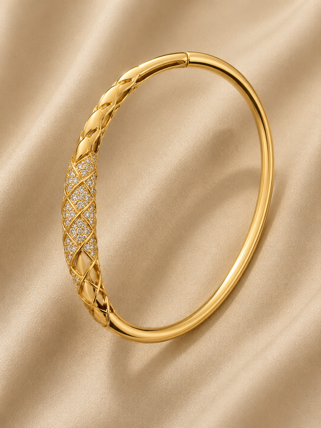 BRACELETE  TRANÇADO CRAVEJADO C/ CRISTAIS